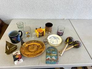 lot 107 image: Vacation Memorabilia