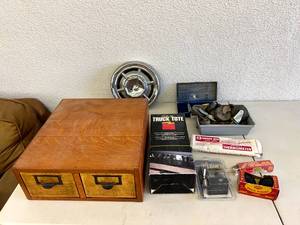 lot 110 image: Mixed Lot