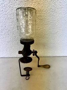 lot 128 image: Vintage Coffee Grinder