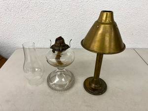 lot 133 image: Lantern & Candle Lamp