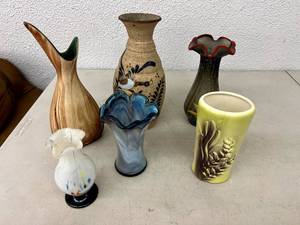 lot 135 image: Vases