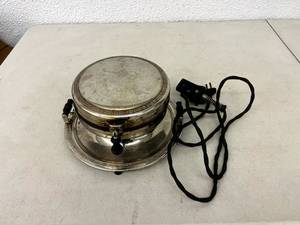 lot 136 image: Universal Waffle Iron