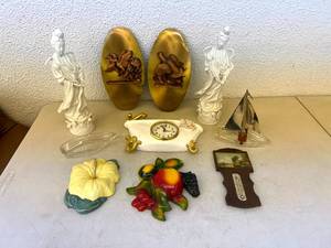 lot 137 image: Home Decor Items - Some Vintage