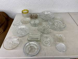 lot 150 image: Glassware