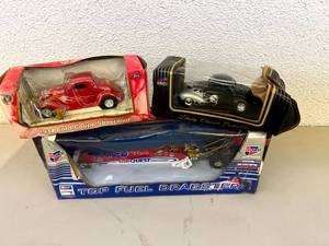 lot 163 image: Die Cast Autos