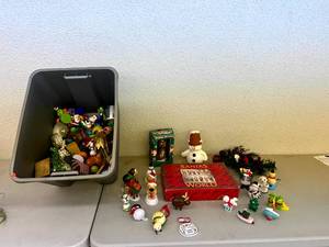 lot 196 image: Holiday Lot
