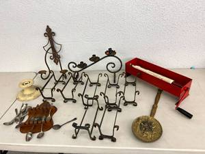 lot 208 image: Mixed Vintage Lot