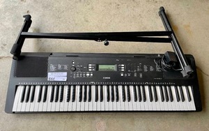lot 16 image: Yamaha PSR-EW310 Electric Keyboard Piano with Stand-Powers on and Some keys tested and other not