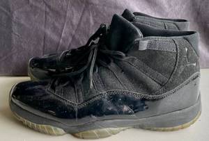 lot 50 image: NIKE Air Jordans Mens Black Basketball Shoes Size 12