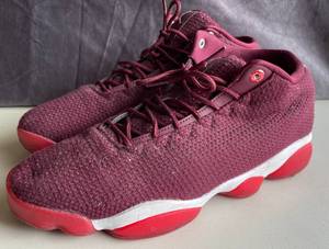 lot 53 image: NIKE Jordan Horizon Mens Maroon Shoes Size 11