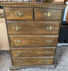 lot 170 image: Vintage Dresser Set-Long and Tall 