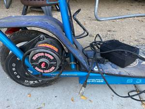 lot 164 image: Schwinn S350 Electric Scooter with Seat -No Battery