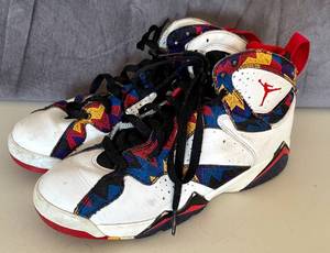 lot 87 image: Nike Air Jordan Retro Youth Basketball Shoes Size 6