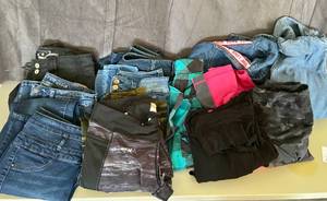 lot 111 image: Lot of Womens Clothing Size 6-10 Med.  American Eagle Lucy Athletic and More