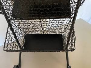 lot 157 image: Large Metal 3-Teired Basket Rack