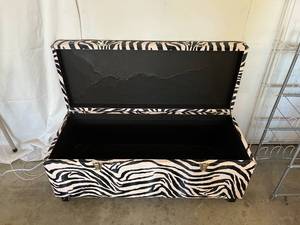 lot 129 image: Zebra Full leather storage chest