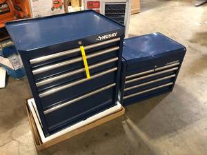 Husky 27 in. 10-Drawer Blue Tool Chest Combo Damaged  Customer Returns See Pictures