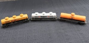 lot 7 image: 3 TRAIN GAS TANKER CARS