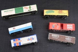 lot 9 image: 6 TRAIN CARS