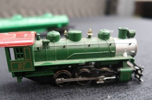 lot 10 image: BACHMANN ENGINE PLUS 5 CARS