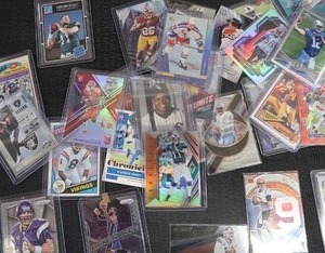 lot 28 image: ASSORTED SPORTS CARDS