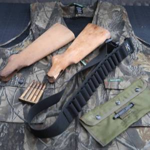 lot 48 image: HUNTING GEAR