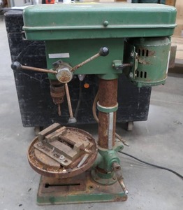 lot 73 image: 12 SPEED HEAVY DUTY DRILL PRESS