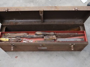 lot 75 image: HEAVY METAL TOOL BOX