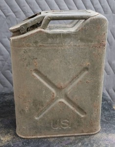 lot 81 image: W NESCO 1951 KOREAN WAR GAS TANK