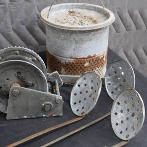 lot 88 image: WINCH  VINTAGE FISHING LOT
