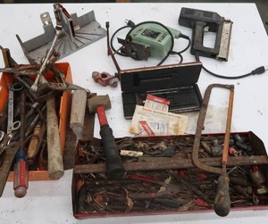 lot 96 image: VINTAGE ASSORTED TOOLS