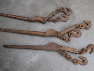 lot 106 image: LARGE CHAIN LOAD BINDERS