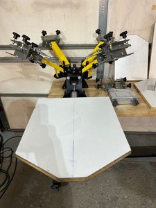 lot 24 image: KICKER DELUXE 4 x 1 Screen Printing Press with Micros and Extras