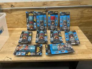 lot 122 image: SUBWAY SURFERS Lot of 10- Figures