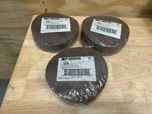 lot 70 image: STANDARD ABRASIVES Lot of 3 Packs of- 7 Plain Coarse SCONDE-FE DISCS (10 per pack)