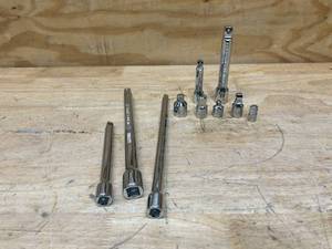lot 42 image: CRAFTSMAN CM 10PC Extension and Adapter Set (CMMT53003)