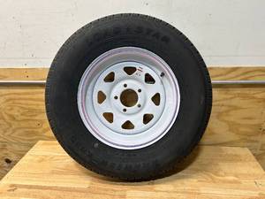 lot 130 image: LOAD STAR KARRIER Steel Belted Radial Tubeless Load Range C Trailer Tire ST 20575R15 6PR