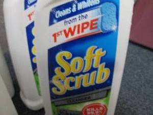 lot 129 image: 5- 36 oz Soft Scrub...