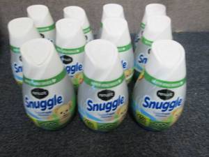 lot 146 image: 11- Renuzit Snuggle Super Fresh Ori...