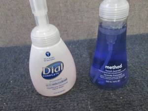lot 149 image: 11- Dial Foaming Hand Soap, 4 Metho...
