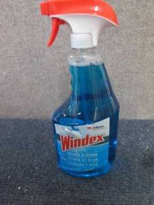 lot 150 image: 5- 32 oz Spray Bottles Windex...