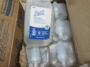 lot 176 image: Scott Green Certified Foam Skin Cle...