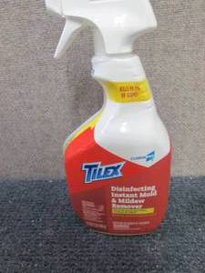 lot 184 image: 8- 32 oz Spray Bottles Tilex Disinf...