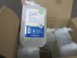 lot 195 image: Scott Green Certified Foam Skin Cle...