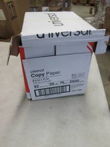 lot 261 image: Universal 11289 Copy Paper 2500 she...