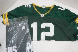 Packers jersey and flag