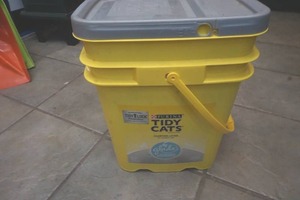 NEW 35lbs  Tidy Cats Clumping Litter
