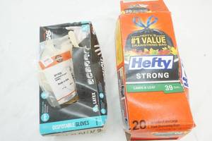 Opened Hefty 39 gal bags & XL Disposable Gloves