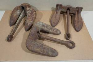 3 Spike Anchors