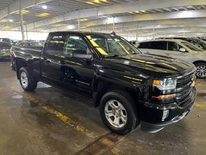 lot 3 image: 2018 Chevrolet Silverado 1500 LT 4x4